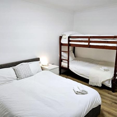 Wonderful Apartment In Wembley Лондон Екстер'єр фото