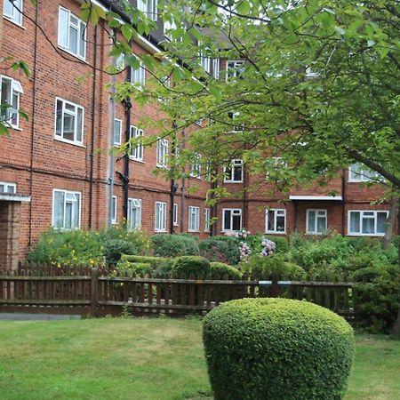 Wonderful Apartment In Wembley Лондон Екстер'єр фото