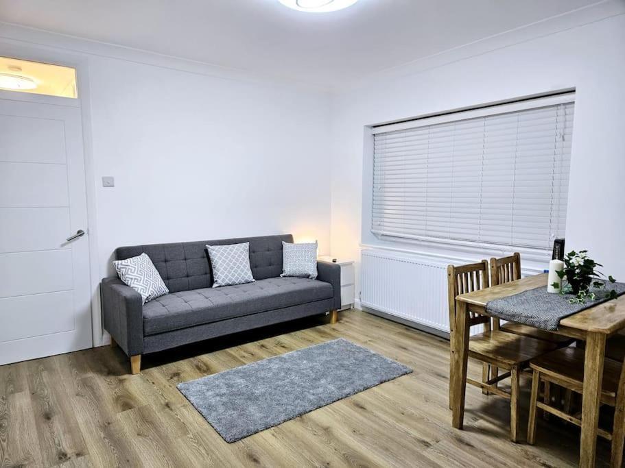 Wonderful Apartment In Wembley Лондон Екстер'єр фото
